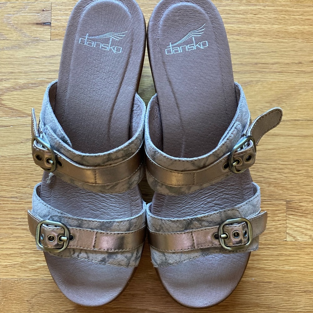 Women’s Dansko Jessie sandals size 39